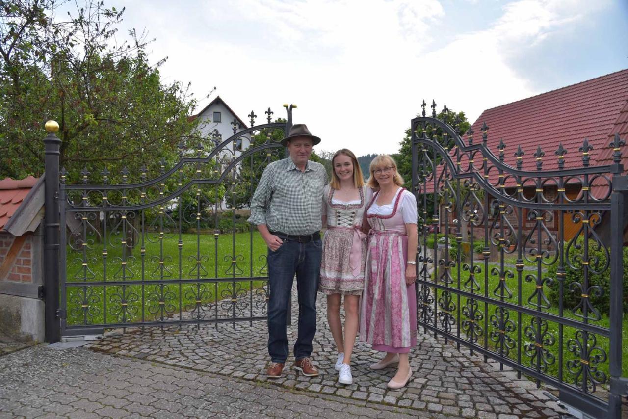 Landhotel Zur Pferdetraenke Schleid Exterior foto